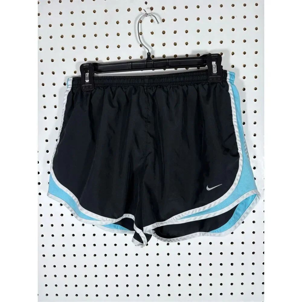 Nike shorts size L